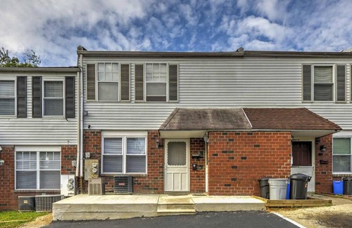 Northeast Philadelphia Apartamento | Updated Apartment - 14 Mi to Philly City Center!