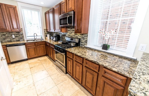 St. Louis Casa | Brick Home Sleep 9 actualizado Walk to WashU / Barnes / Delmar Loop / Forest Park / Zoo