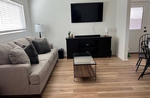 Tokio Casa | Updated Bungalow - Close to town and 30 min from Lubbock!