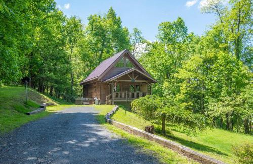 West Jefferson Casa | Updated Cabin Mins from Downtown West Jefferson- Hot Tub, Porches, Dogs OK