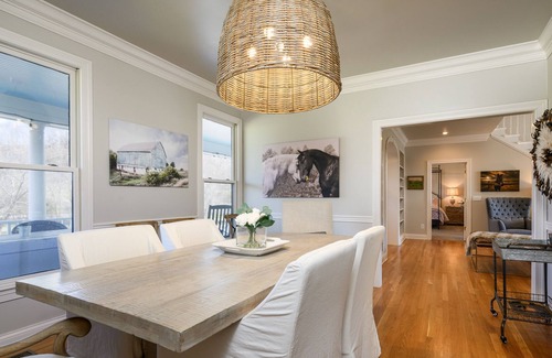 Thompson's Station Casa | Updated Cape Cod home on 10 acres, near Pilgrimage Music & Cultural Festival