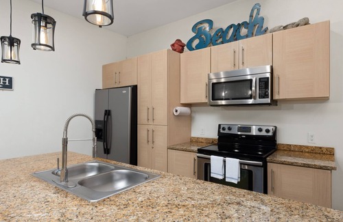 South Padre Island Condominio | Updated Condo with Pool, Gym & BBQ Area - Near Beach!