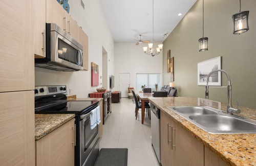 South Padre Island Condominio | Updated Condo with Pool, Gym & BBQ Area - Near Beach!