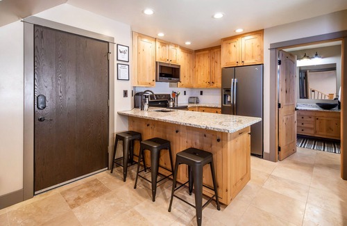 Brian Head Condominio | Updated Corner Unit Condo. Next to Giant Steps Ski Lift.