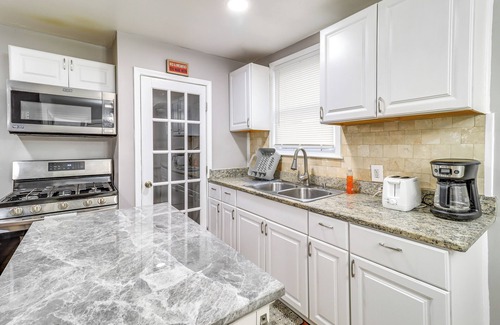 Detroit Casa | Updated Detroit Vacation Rental ~ 9 Mi to Downtown