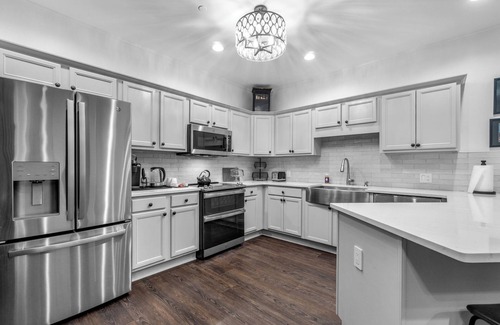Downtown Louisville Condominio | Updated Downtown Condo, King Bed, Free Parking