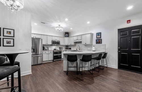 Downtown Louisville Condominio | Updated Downtown Condo, King Bed, Free Parking