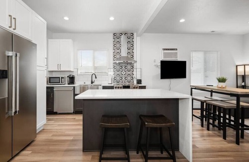 Spokane Casa | Updated Family Friendly Hillyard Gem NEW HOT TUB!