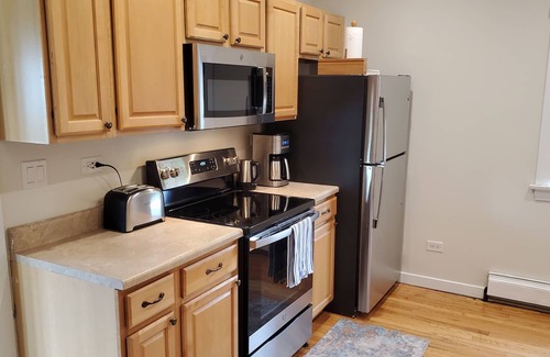 Forest Park Casa | Updated Forest Park 3 BR Bungalow