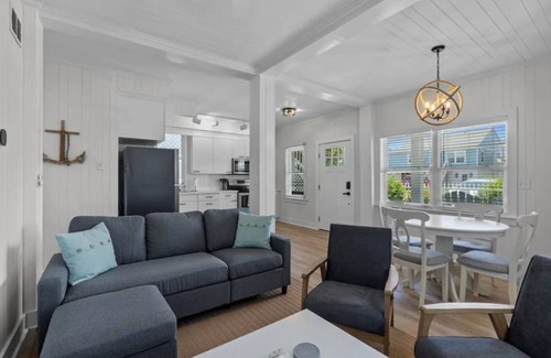 Atlantic Beach Cabaña | Updated FULL Duplex - Perfect Large Fam Vacay Spot