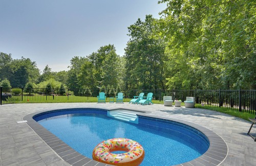 Stony Point Casa | Updated Getaway w/ Pool & Hot Tub on < 3 Acres!