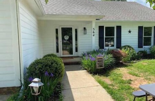 Winston - Salem Casa | Updated Hidden Gem, close to Kernersville and Winston