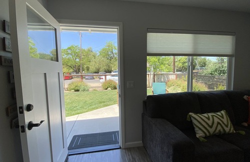 Santa Ynez Casa | Updated hideaway steps away from Santa Ynez