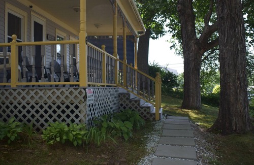 Lochmere Casa | Updated Historic Cape overlooking the famous Winnisquam Sandbar