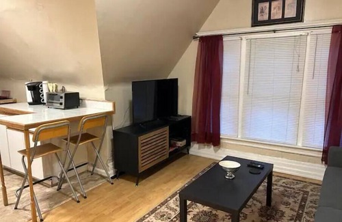 Morgantown Apartamento | Updated historic South Park apt!