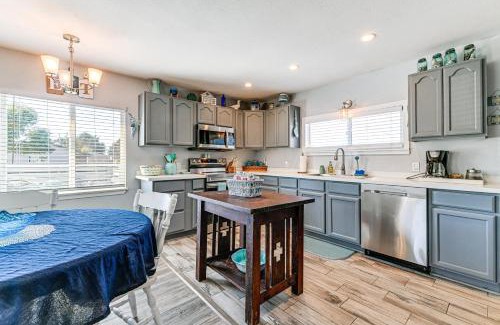 Crescent City North Casa | Updated Home 2 Mi to Beach in Crescent City!
