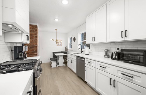 Sugar House Casa | Updated Home in Sugarhouse with Loft and Hot Tub. Short Drive to Ski Resorts!