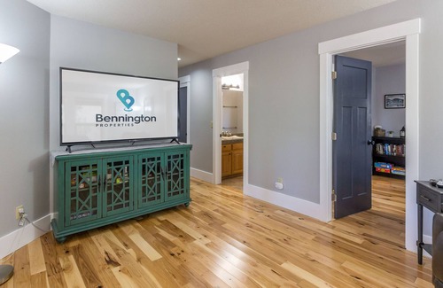 Deer Park Casa | Updated Home King Master, Fireplace, Hot Tub- OLLA17