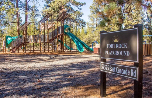 Deer Park Casa | Updated Home King Master, Fireplace, Hot Tub- OLLA17