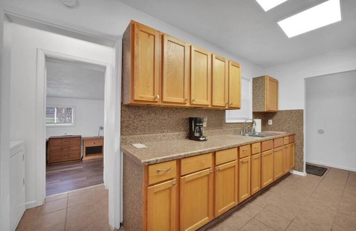 Hyde Park Casa | ~Updated Home Sleeps 8 Near NAS Jax~