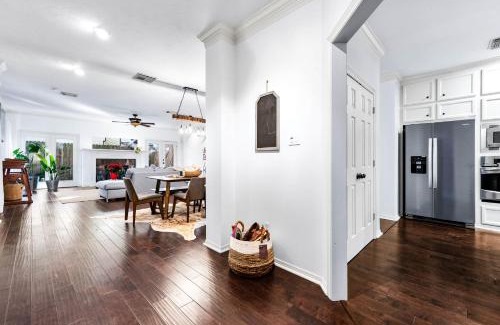 Washington Ave./ Memorial Park Casa | Updated Home, Zen Vibe, 3BR w Cowboy Pool