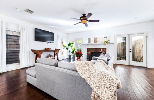 Washington Ave./ Memorial Park Casa | Updated Home, Zen Vibe, 3BR w Cowboy Pool