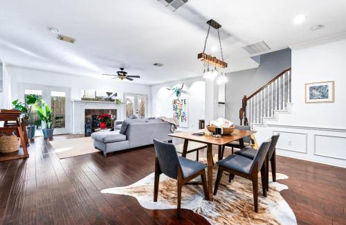 Washington Ave./ Memorial Park Casa | Updated Home, Zen Vibe, 3BR w Cowboy Pool