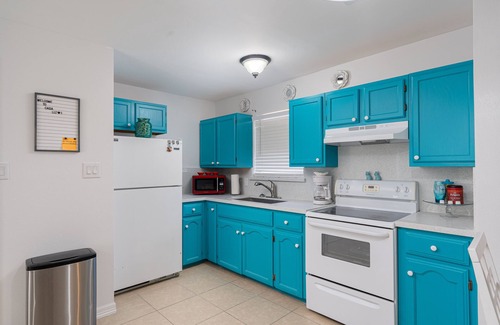 Pharr Casa | Updated modern 3bedroom 1king 2 queen 1restroom