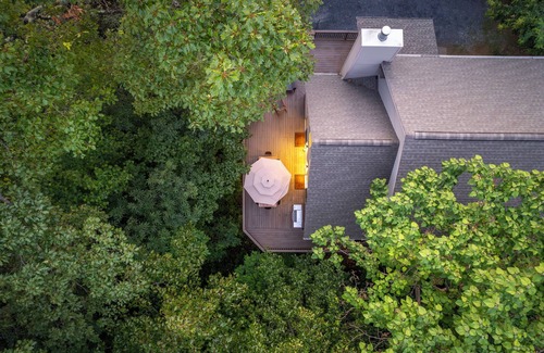 Laurel Ridge Casa | Updated Mtn House 2 Mins to Resort: 3King Beds, HotTub, Game room, Family & Pets