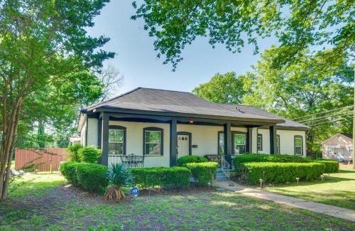 Greenwood Apartamento | Updated North Greenwood Cottage Less Than 1 Mi to Dtwn!