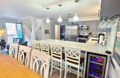 Kill Devil Hills Casa | Updated Oceanside 4BR/2Bath Saltbox/HOT TUB/ walk to the beach/ MP9