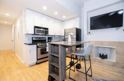 Park West Apartamento | This apartment is a 1 bedroom(s), 1 bathrooms, located in Chicago, IL.