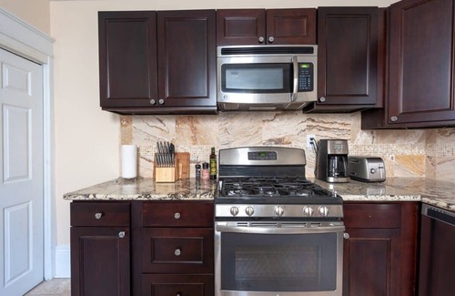 Uptown Historic District Condominio | Lujoso actualizado recientemente renovado Uptown 1br Apt