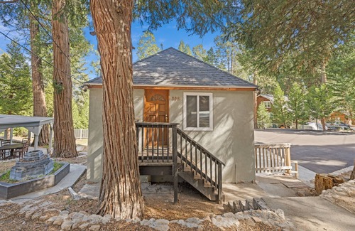 Lake Arrowhead Cabina | Updated Romantic Cabin close to Lake and shoppings Tesla Charger & huge parking