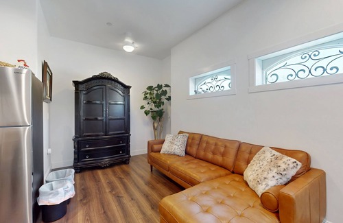 Novato Casa | Updated Spanish-Style Home w/Private Entrance, Close To Golf, Shopping, & Hiking