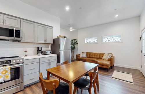Novato Casa | Updated Spanish-Style Home w/Private Entrance, Close To Golf, Shopping, & Hiking
