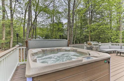 Reeders Casa | Updated Stroudsburg Home with Spacious Deck!