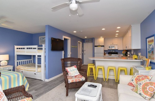 Rehoboth Beach Condominio | Updated Studio with Great Views!