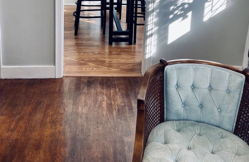 Dubuque Casa | ⭐️Updated stylish home in central Dubuque.. close to colleges, mall, restaurants⭐️