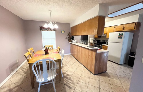 Kingsland Casa | Updated to 6 beds.Near I-95,scenic train station.Cumberland. kingbay.GA. Beaches