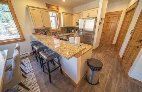 Keystone Casa | Updated Townhouse, Outdoor Pool & Hot Tubs Onsite
