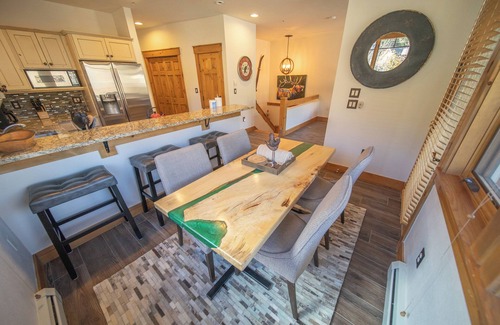 Keystone Casa | Updated Townhouse, Outdoor Pool & Hot Tubs Onsite