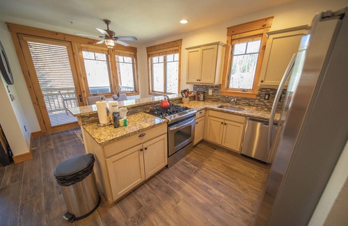 Keystone Casa | Updated Townhouse, Outdoor Pool & Hot Tubs Onsite