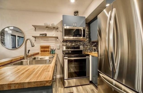 Majestic Pines Condominio | Updated tree top cabin retreat!