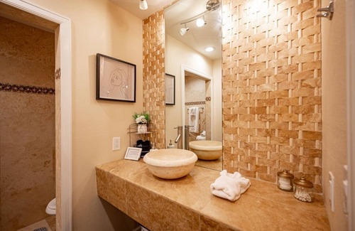 Rainbow Park Casa | Updated, very private, very large, luxurious oasis