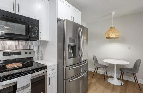 Apollo Beach Casa | Updated Waterfront Condo in Apollo Beach 1572