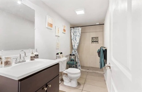 Spruce Hill Casa | UPenn campus/sleeps10/walk to hup/chop