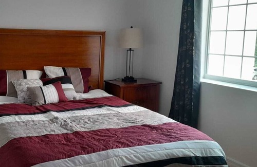 Bouvet Island Apartamento | Upgraded 2 Bedrooms Apartment, Near Amenities