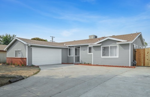 Clovis Casa | Upgraded 3B/2Bth Great Access to All You Need