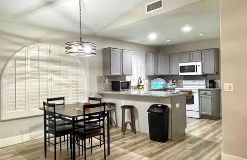 Paradise Park Vista Casa | Upgraded entire residential home